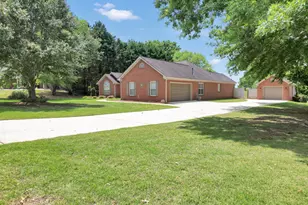 563 Heathmoor Dr, McDonough, GA 30252 - Photo 2