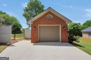 563 Heathmoor Dr, McDonough, GA 30252 - Photo 4