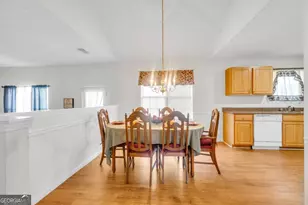 1289 Labrador Ln, Riverdale, GA 30296 - Photo 8