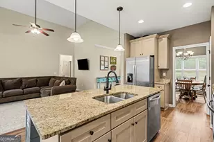1136 Silverleaf Cir, Griffin, GA 30224 - Photo 10