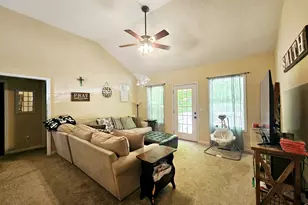252 Emerald Pointe Dr, Carrollton, GA 30116 - Photo 4