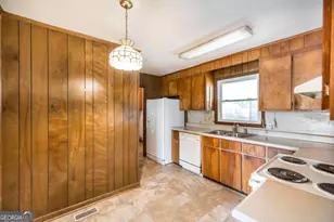 105 Auburn Dr, Warner Robins, GA 31088 - Photo 10