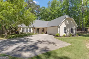 1255 Fischer Rd, Sharpsburg, GA 30277 - Photo 1