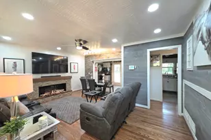 3596 Indian Rock Rd SW, Atlanta, GA 30331 - Photo 4
