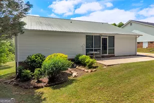 99 Parker St, Carnesville, GA 30521 - Photo 16