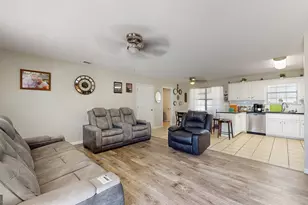 121 Camellia Dr, Reidsville, GA 30453 - Photo 8