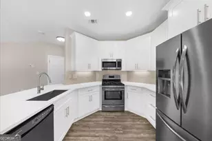 2410 Lunetta Ln, Alpharetta, GA 30004 - Photo 10