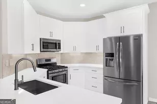 2410 Lunetta Ln, Alpharetta, GA 30004 - Photo 4