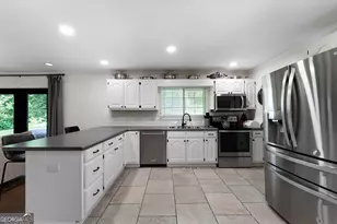 212 Sherwood Dr, Calhoun, GA 30701 - Photo 12