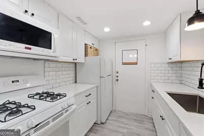 6851 Roswell Road #J14, Sandy Springs, GA 30328 - Photo 6