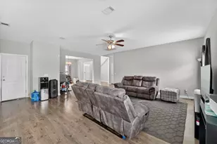 1077 Sweetbay Ct, Hinesville, GA 31313 - Photo 10