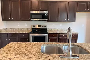 254 Hamilton Pointe Dr, McDonough, GA 30253 - Photo 2