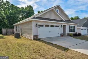 137 Red Tail Cir, Byron, GA 31008 - Photo 2