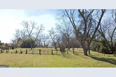 218 Silver Circle, Warner Robins, GA 31093 - Photo 2