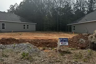 207 Laney Dr, Carrollton, GA 30117 - Photo 2