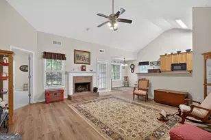 38 Bedford Park Dr, Newnan, GA 30263 - Photo 4
