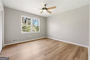 4304 Lindsey Way NE, Roswell, GA 30075 - Photo 10