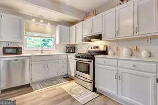 53 Lynn Cir, Newnan, GA 30263 - Photo 6