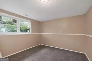 2075 Countydown Ln, Stone Mountain, GA 30088 - Photo 12