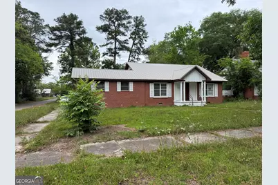 225 W Jessamine Street, Fitzgerald, GA 31750 - Photo 1