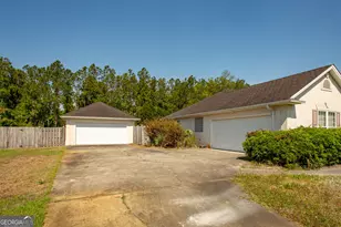218 Edge Water Dr, Brunswick, GA 31525 - Photo 4