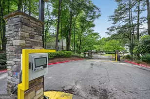 7001 Wingate Way, Sandy Springs, GA 30350 - Photo 20