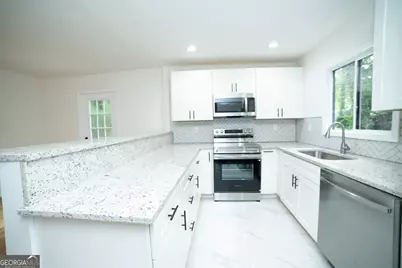 956 SW Oakland Drive, Atlanta, GA 30310 - Photo 10