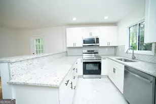 956 SW Oakland Dr, Atlanta, GA 30310 - Photo 10