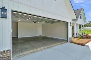 624 Ellie Circle, Dublin, GA 31021 - Photo 8