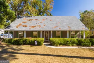 2303 S Sherwood Dr, Valdosta, GA 31602 - Photo 2