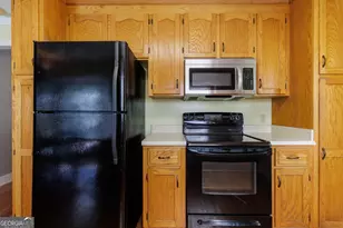 2303 S Sherwood Dr, Valdosta, GA 31602 - Photo 12