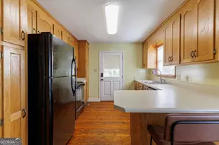 2303 S Sherwood Dr, Valdosta, GA 31602 - Photo 10