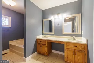 2303 S Sherwood Dr, Valdosta, GA 31602 - Photo 22