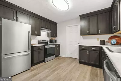 384 Russell Ridge Drive, Lawrenceville, GA 30043 - Photo 10