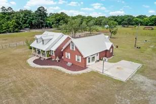142 Lloyd Dr, Jesup, GA 31545 - Photo 2