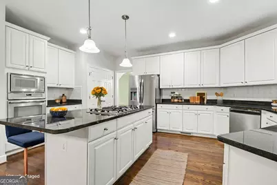 3914 Noblin Creek Drive, Duluth, GA 30097 - Photo 4