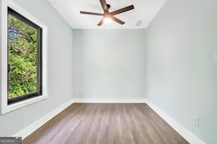 233 E Tinsley St, Griffin, GA 30223 - Photo 30