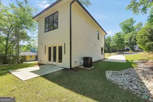 233 E Tinsley St, Griffin, GA 30223 - Photo 38