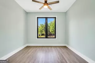 233 E Tinsley St, Griffin, GA 30223 - Photo 32