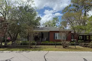 641 S Masonic St, Millen, GA 30442 - Photo 2