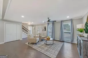 6805 Wright Rd, Atlanta, GA 30328 - Photo 4
