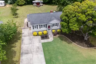 243 Beechwood Cir, Lagrange, GA 30240 - Photo 2