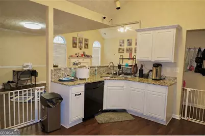 876 Ashton Oak Circle, Stone Mountain, GA 30083 - Photo 10