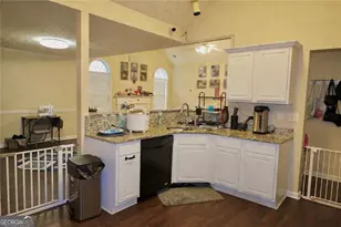 876 Ashton Oak Cir, Stone Mountain, GA 30083 - Photo 10