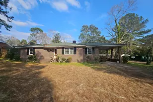 846 Harvey St, Millen, GA 30442 - Photo 2