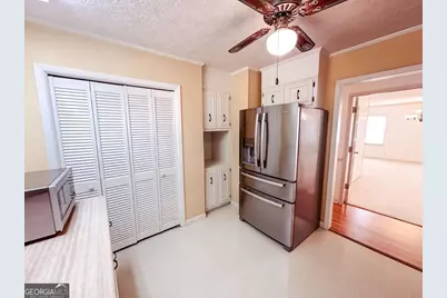 564 W Oglethorpe Avenue, Lyons, GA 30436 - Photo 6
