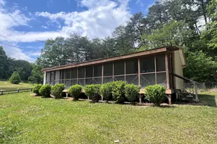 844 Shorewood Cir, Toccoa, GA 30577 - Photo 2