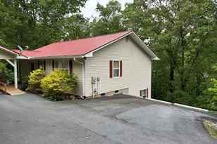 196 White St, Dillard, GA 30537 - Photo 2