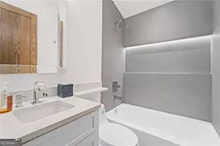 2746 Dale Creek Dr NW, Atlanta, GA 30318 - Photo 20