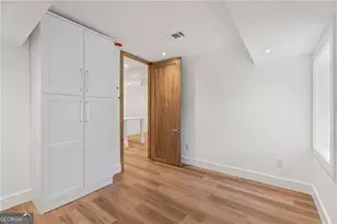2746 Dale Creek Dr NW, Atlanta, GA 30318 - Photo 32